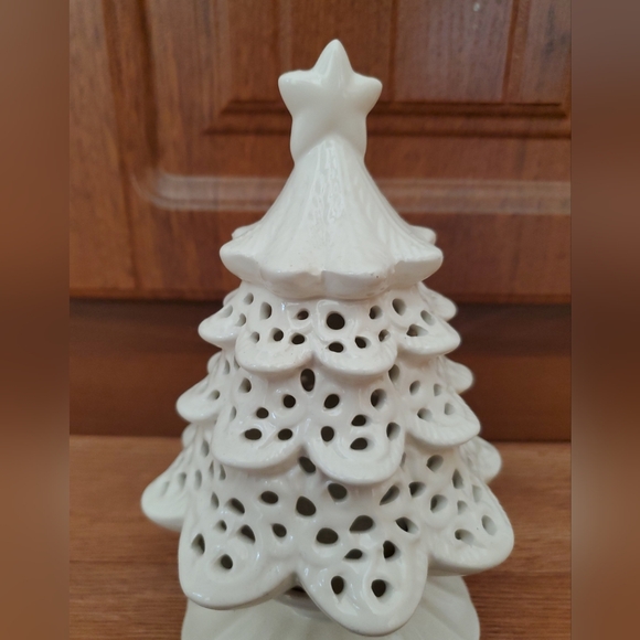 Yankee 8" Candle Christmas Tree Luminary White Tea Light Candle Holder - Picture 2 of 7